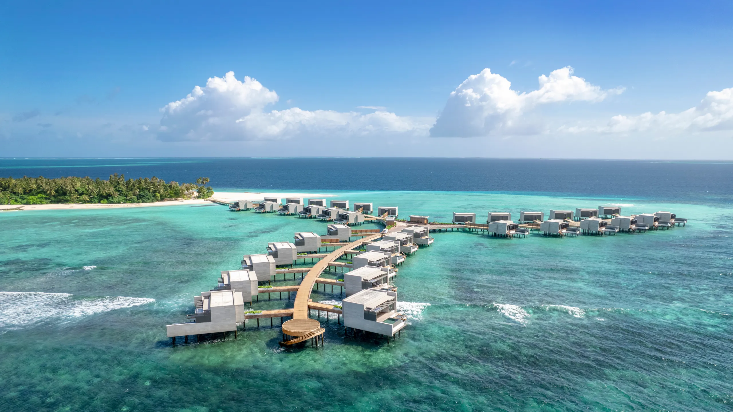 馬爾地夫阿麗拉ALILA KOTHAIFARU MALDIVES:送一次團體海豚巡航 + 30分鐘攝影